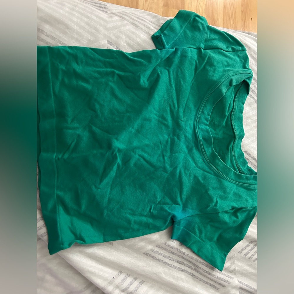 Green crop top